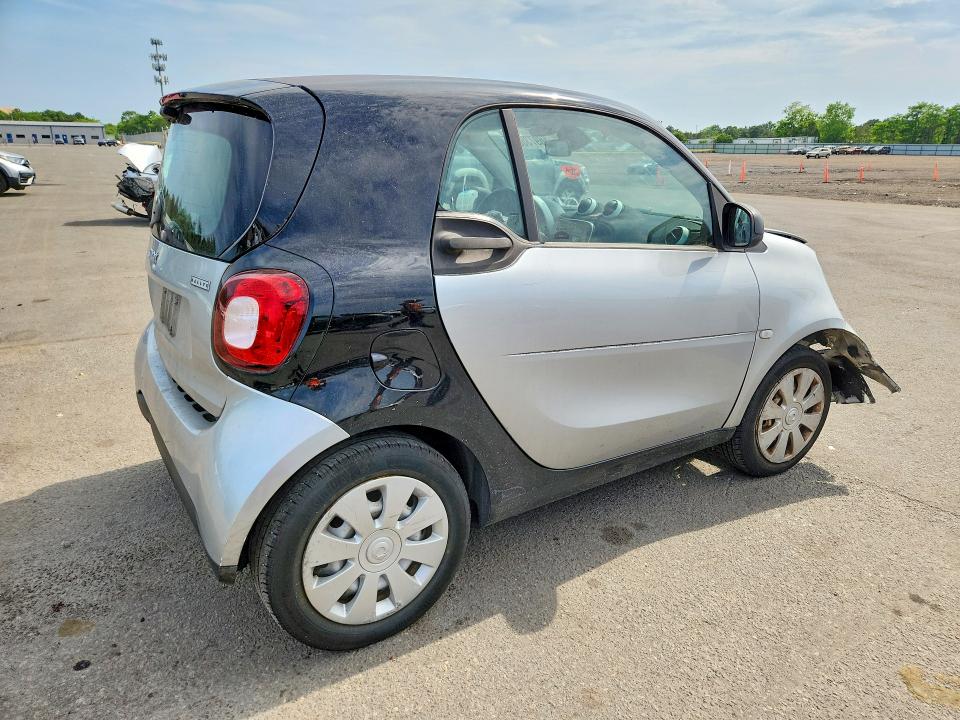 Aukcja sprzedaży 2016 Smart Fortwo, vin: WMEFJ5DA4GK057339, numer aukcji: 56973636