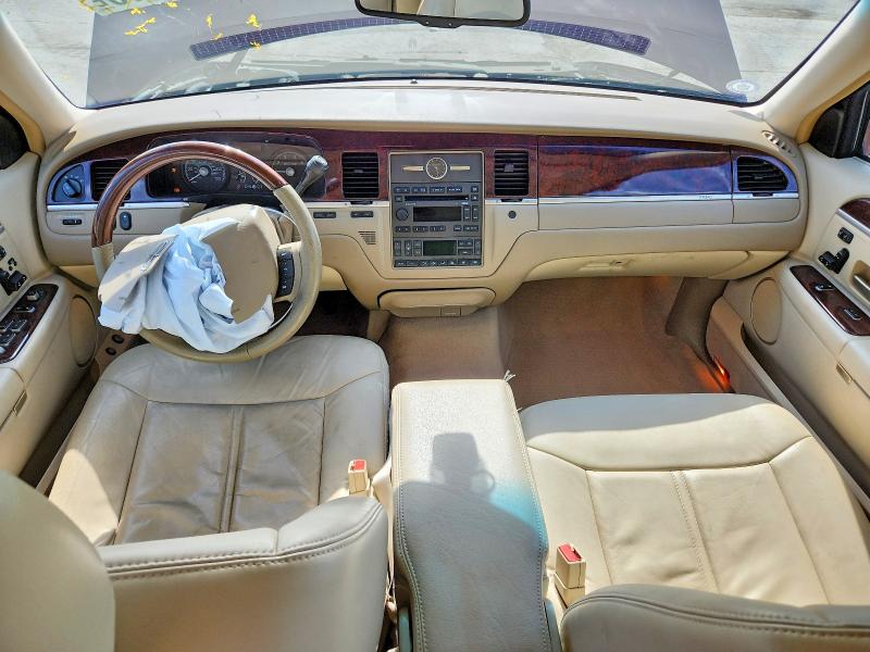 58541516 :رقم المزاد ، 1LNHM82V26Y644071 vin ، 2006 Lincoln Town Car مزاد بيع