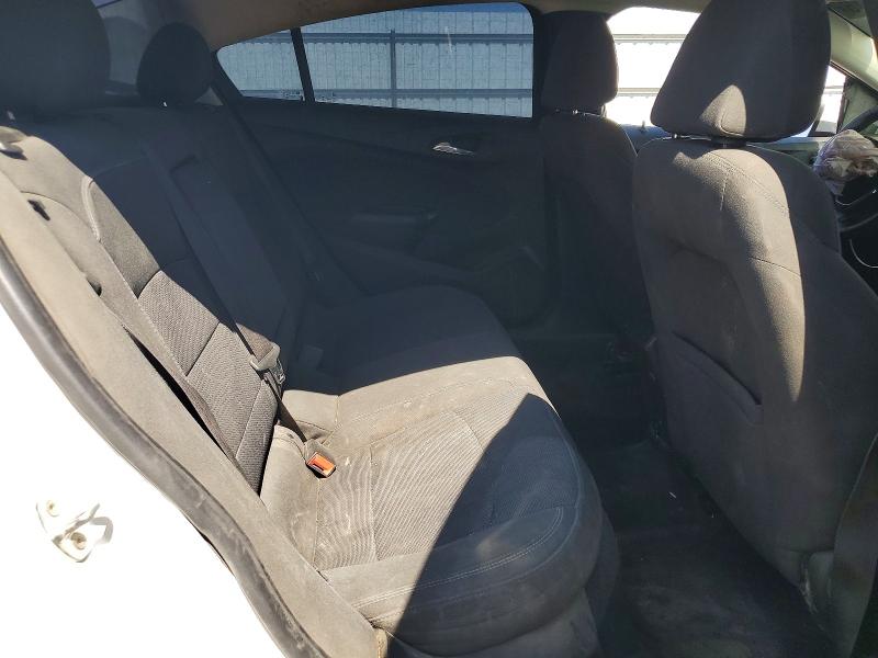 57390116 :رقم المزاد ، 1G1BE5SM8J7107581 vin ، 2018 Chevrolet Cruze مزاد بيع
