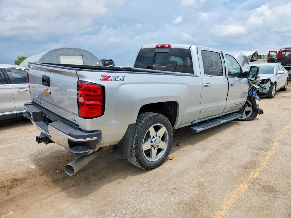 Продаж на аукціоні авто 2018 Chevrolet Silverado, vin: 1GC1KWEY9JF217500, номер лоту: 55950546
