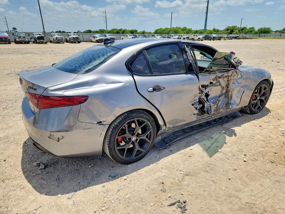 59226576 :رقم المزاد ، ZARFAMBN3L7626697 vin ، 2020 Alfa Romeo Giulia مزاد بيع