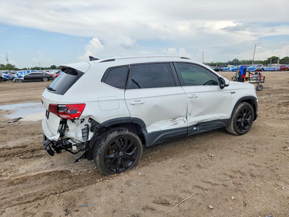 Продажа на аукционе авто 2022 Volkswagen Taos, vin: 3VVTX7B29NM078332, номер лота: 58986536