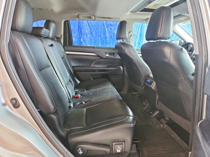2018 Toyota Highlander მანქანა იყიდება აუქციონზე, vin: 5TDKZRFH4JS529725, აუქციონის ნომერი: 56797746