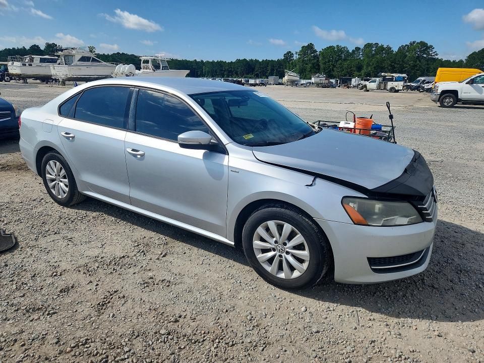 58377856 :رقم المزاد ، 1VWAH7A35DC140268 vin ، 2013 Volkswagen Passat مزاد بيع