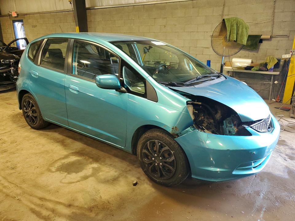 56933396 :رقم المزاد ، JHMGE8H30DC036948 vin ، 2013 Honda Fit مزاد بيع