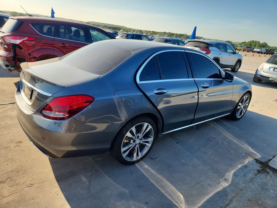 Продажа на аукционе авто 2017 Mercedes-benz C, vin: 55SWF4JB8HU176466, номер лота: 55622686