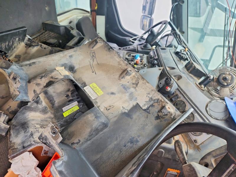 56668866 :رقم المزاد ، 1M2LR05C7GM001232 vin ، 2016 Mack Lr600 مزاد بيع