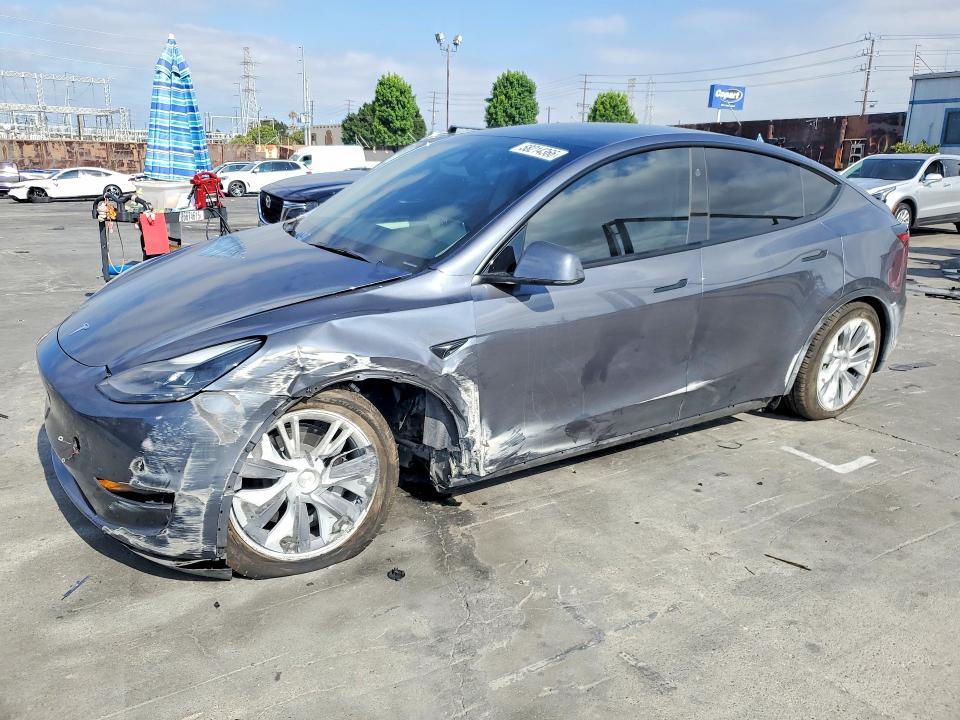 Auction sale of the 2023 Tesla Model Y, vin: 7SAYGDEE0PF925676, lot number: 58214366