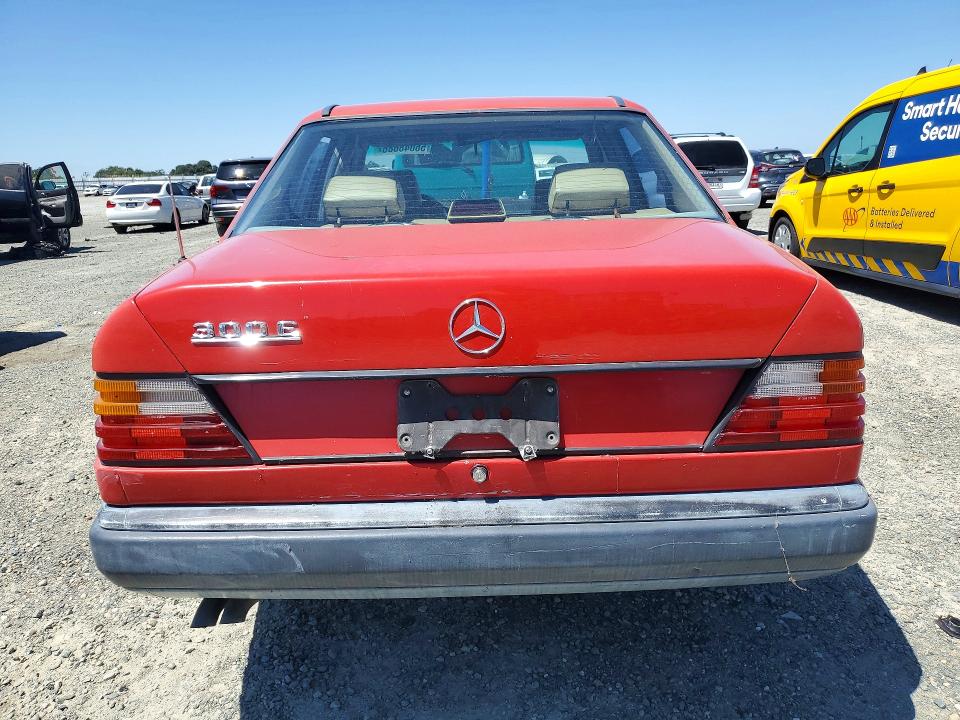 56048686 :رقم المزاد ، WDBEA30D6KA886795 vin ، 1989 Mercedes-benz 300 مزاد بيع