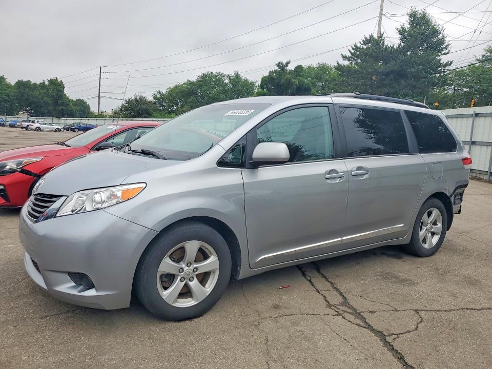 2011 Toyota Sienna მანქანა იყიდება აუქციონზე, vin: 5TDKK3DC5BS163915, აუქციონის ნომერი: 56028226