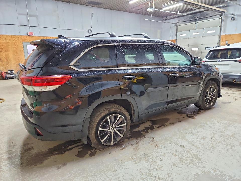 2018 Toyota Highlander მანქანა იყიდება აუქციონზე, vin: 5TDJZRFH4JS523046, აუქციონის ნომერი: 58133936