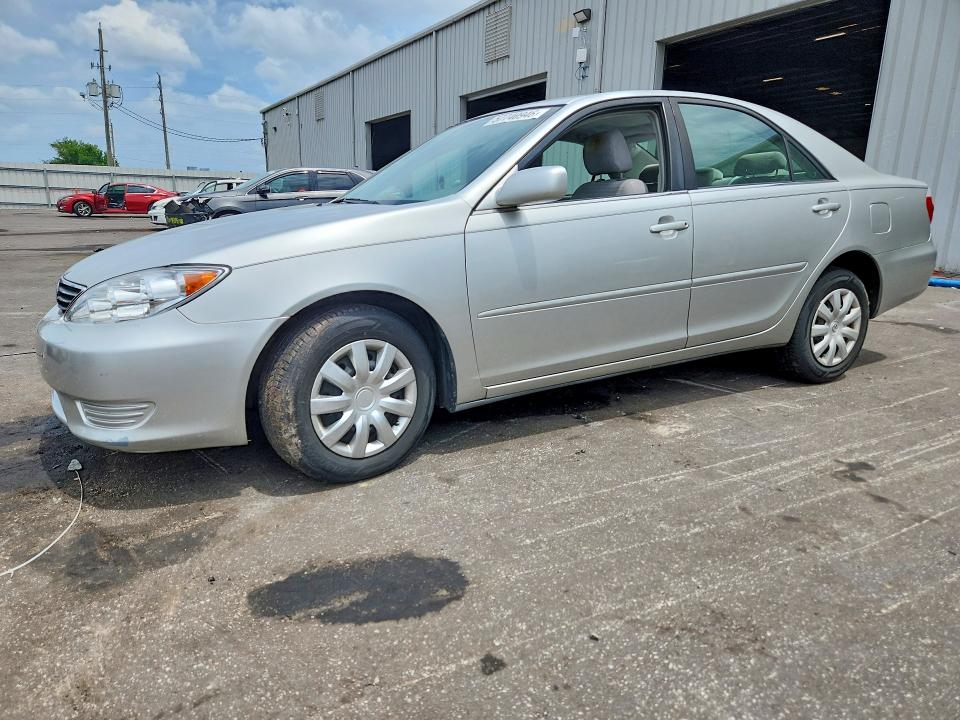 2005 Toyota Camry მანქანა იყიდება აუქციონზე, vin: 4T1BE32K55U546363, აუქციონის ნომერი: 57740946