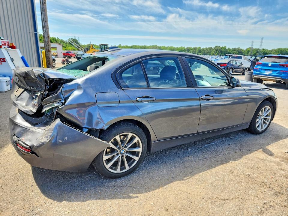 57267806 :رقم المزاد ، WBA8A9C57HK620109 vin ، 2017 Bmw 320 مزاد بيع