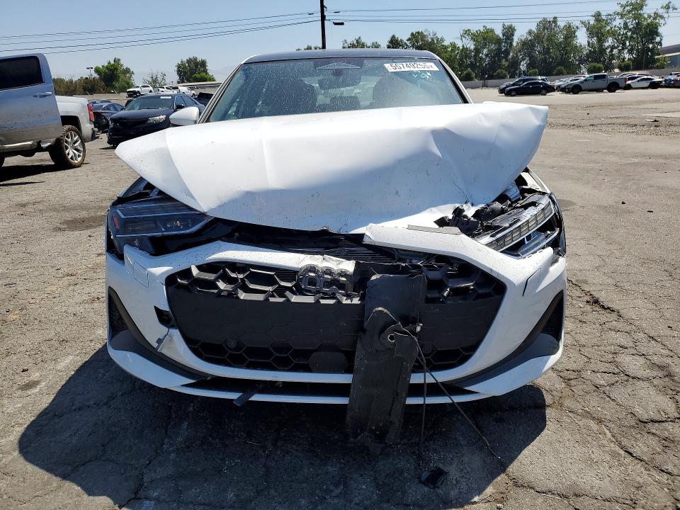 Продажа на аукционе авто 2026 Audi A3, vin: WAUGUDGY9TA052275, номер лота: 55749266