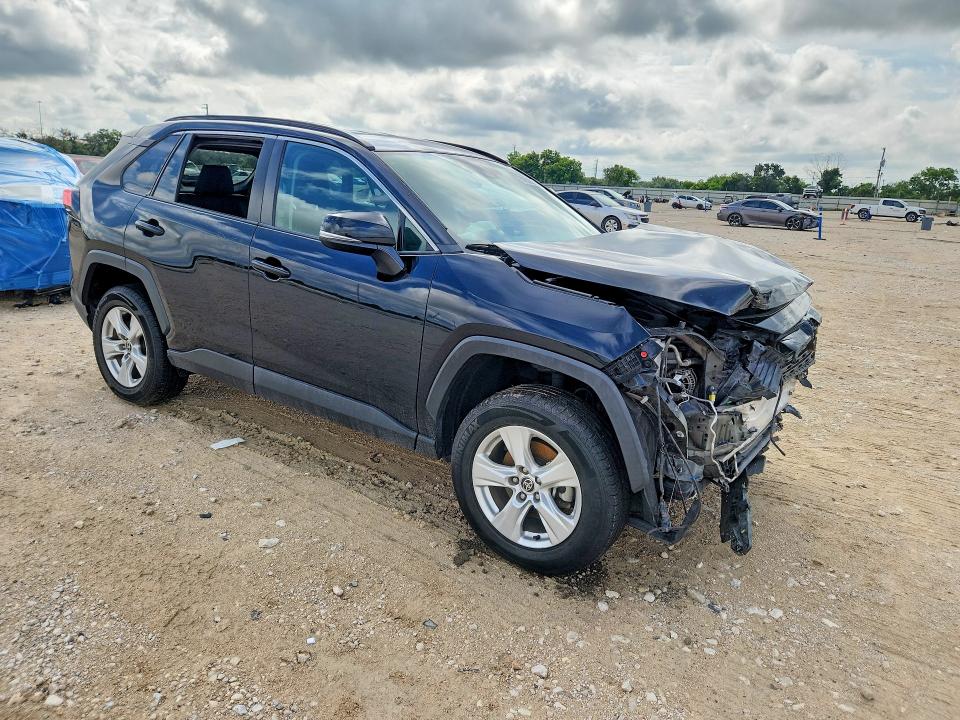 56930856 :رقم المزاد ، 2T3W1RFV0MW150318 vin ، 2021 Toyota Rav4 مزاد بيع