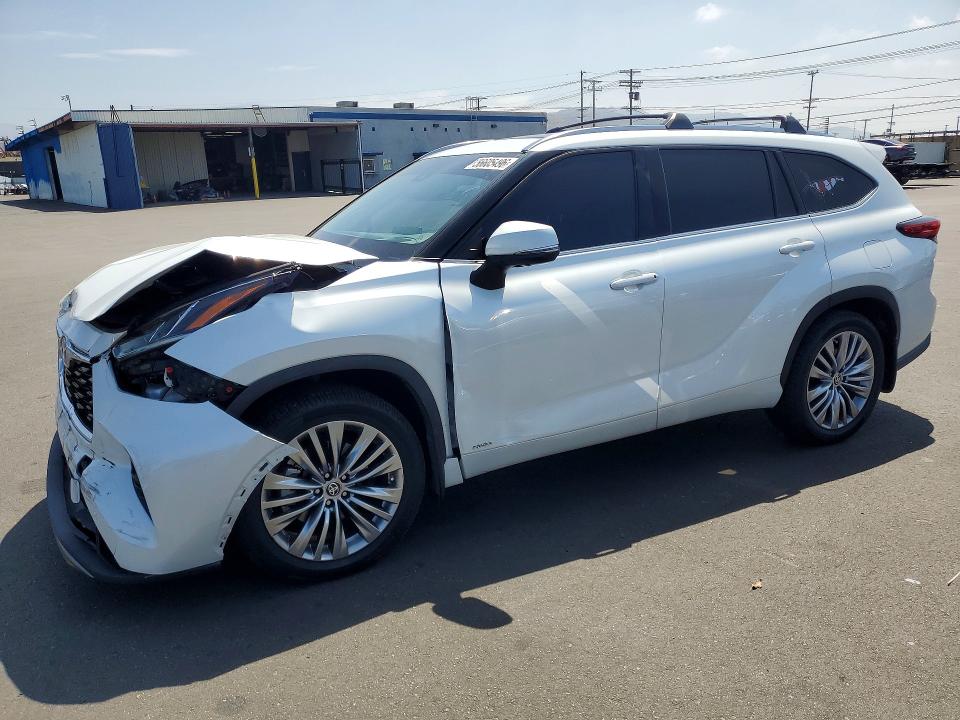 Auction sale of the 2022 Toyota Highlander, vin: 5TDEBRCH0NS101520, lot number: 56605496