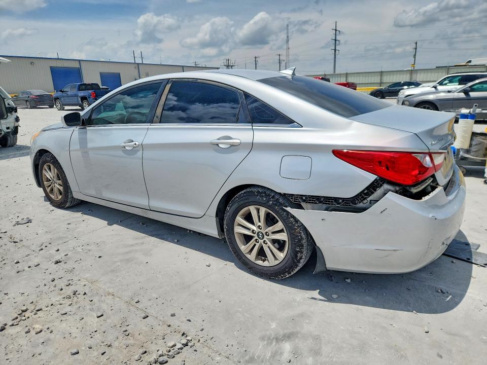 58561366 :رقم المزاد ، 5NPEB4AC1CH467810 vin ، 2012 Hyundai Sonata مزاد بيع