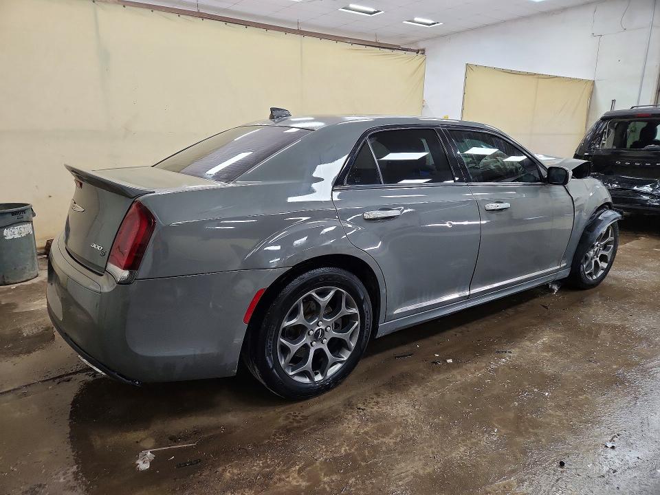 55509616 :رقم المزاد ، 2C3CCAGGXHH527066 vin ، 2017 Chrysler 300 مزاد بيع