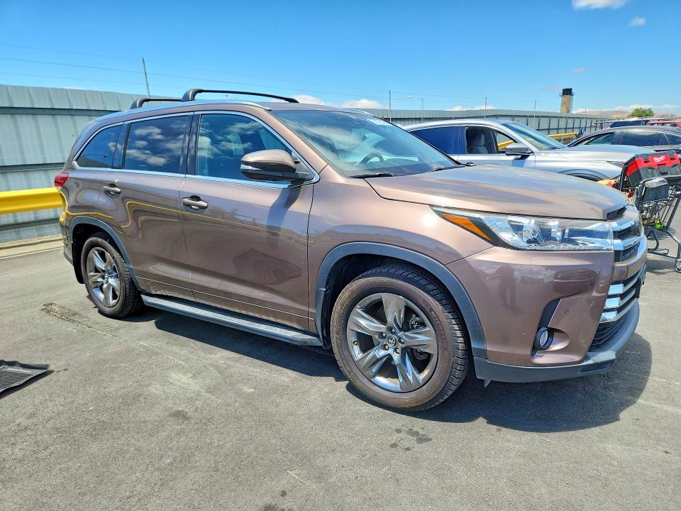 58703146 :رقم المزاد ، 5TDDZRFH5JS854635 vin ، 2018 Toyota Highlander مزاد بيع
