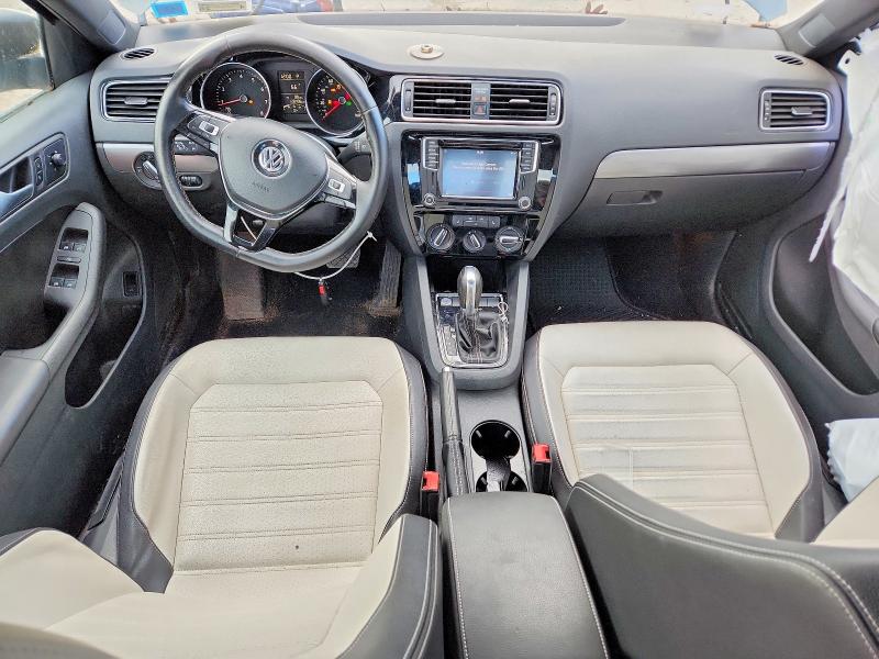 57624426 :رقم المزاد ، 3VWD17AJ0HM388710 vin ، 2017 Volkswagen Jetta مزاد بيع
