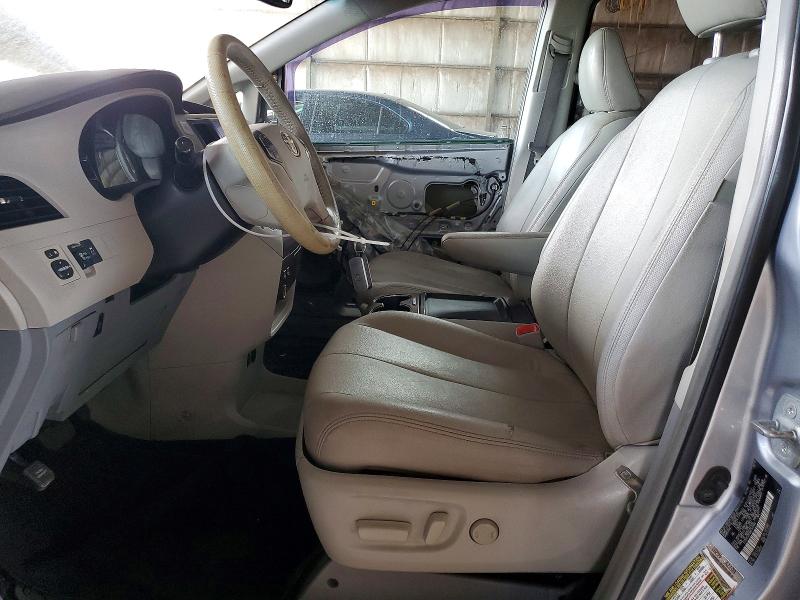 58616446 :رقم المزاد ، 5TDYK3DC8BS145466 vin ، 2011 Toyota Sienna مزاد بيع