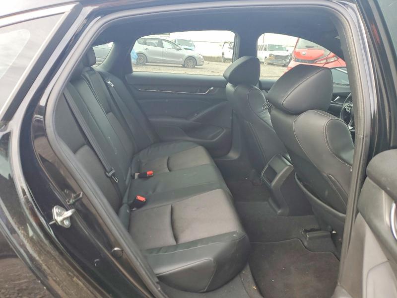 Aukcja sprzedaży 2018 Honda Accord, vin: 1HGCV1F37JA266490, numer aukcji: 58070936