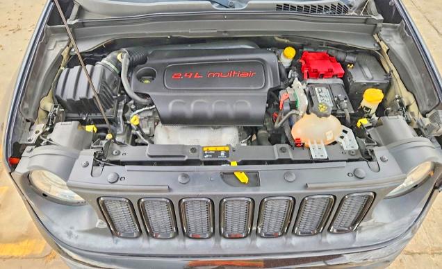 55811356 :رقم المزاد ، ZACCJBAB4JPH82790 vin ، 2018 Jeep Renegade مزاد بيع