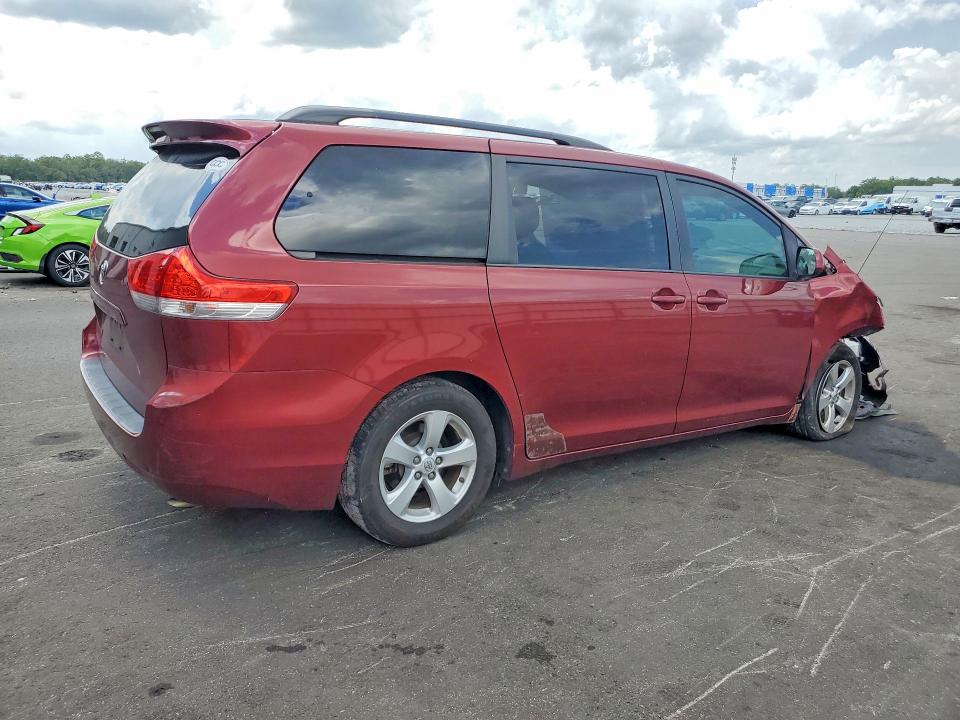 2014 Toyota Sienna მანქანა იყიდება აუქციონზე, vin: 5TDKK3DC0ES426039, აუქციონის ნომერი: 57554556