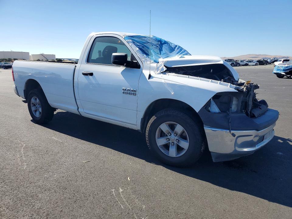56231126 :رقم المزاد ، 3C6JR6DG7JG137641 vin ، 2018 Ram 1500 مزاد بيع
