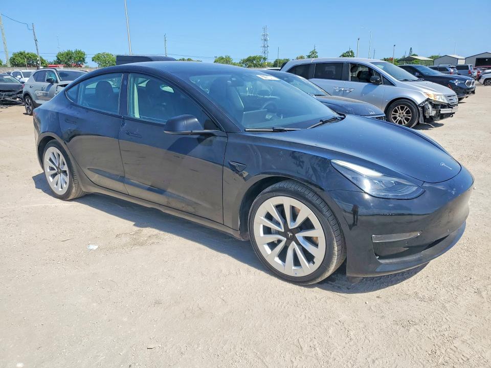57700406 :رقم المزاد ، 5YJ3E1EA6NF372439 vin ، 2022 Tesla Model 3 مزاد بيع