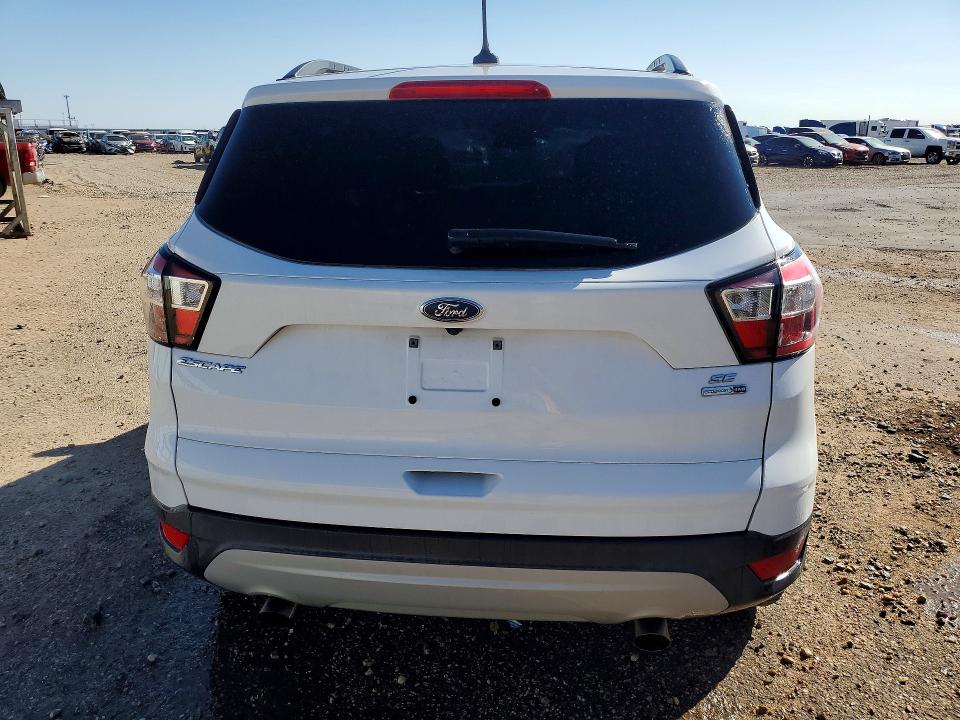 58093976 :رقم المزاد ، 1FMCU9GD0JUC34000 vin ، 2018 Ford Escape مزاد بيع