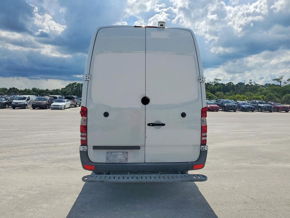 2015 Mercedes Benz Sprinter მანქანა იყიდება აუქციონზე, vin: WD3PE8DB2FP124940, აუქციონის ნომერი: 53362366