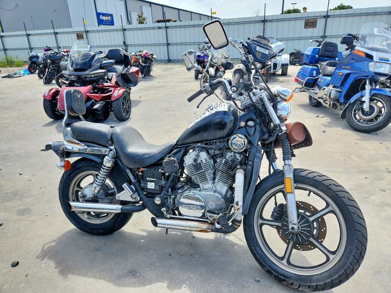 56694606 :رقم المزاد ، 1HFRC1901HA305641 vin ، 1987 Honda Vt700 مزاد بيع