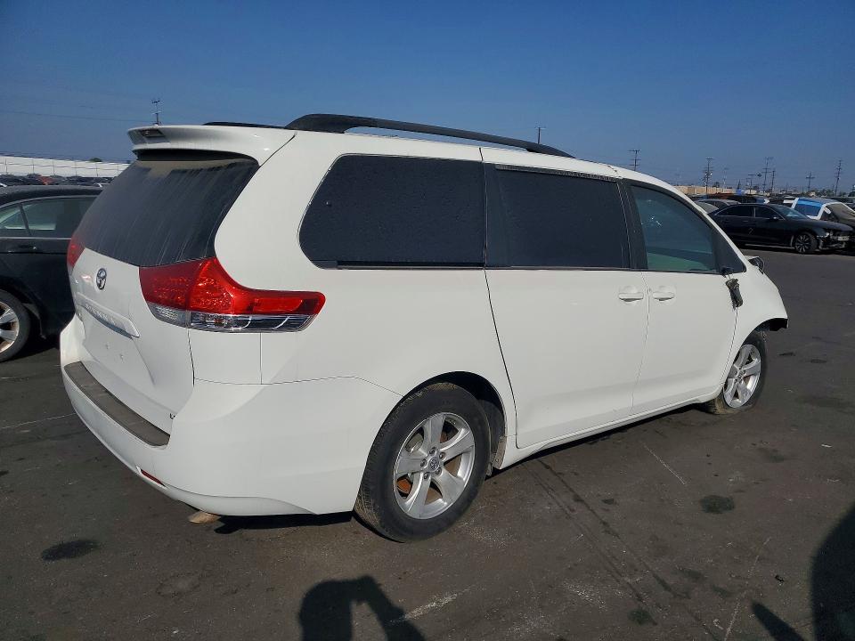 Продаж на аукціоні авто 2013 Toyota Sienna, vin: 5TDKK3DC3DS386599, номер лоту: 55104386