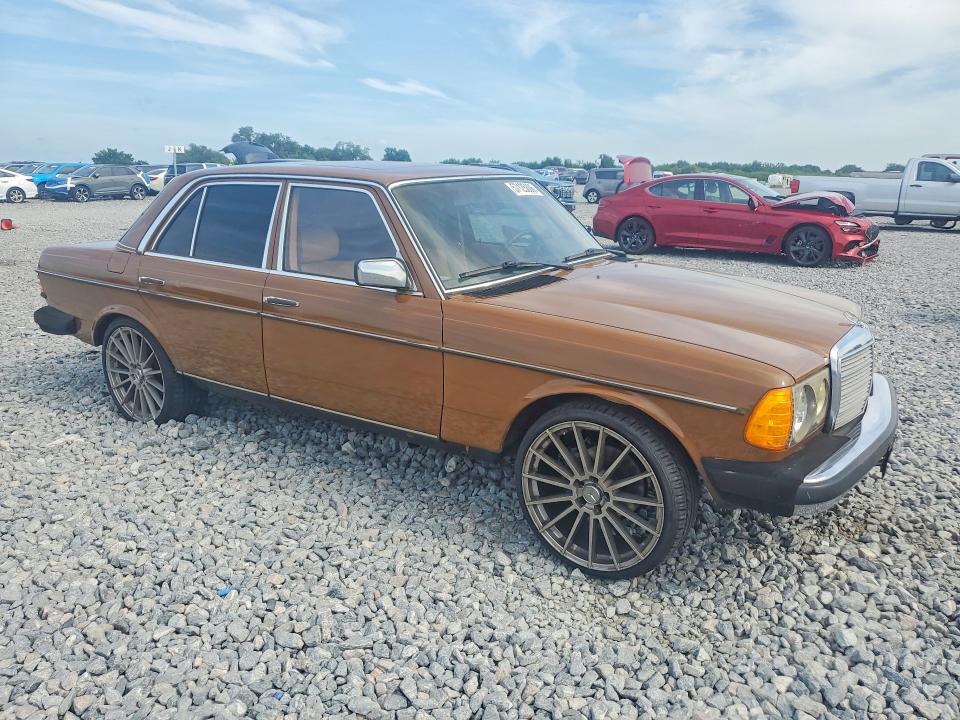 57125806 :رقم المزاد ، 12312312161460 vin ، 1980 Mercedes-benz 240 مزاد بيع