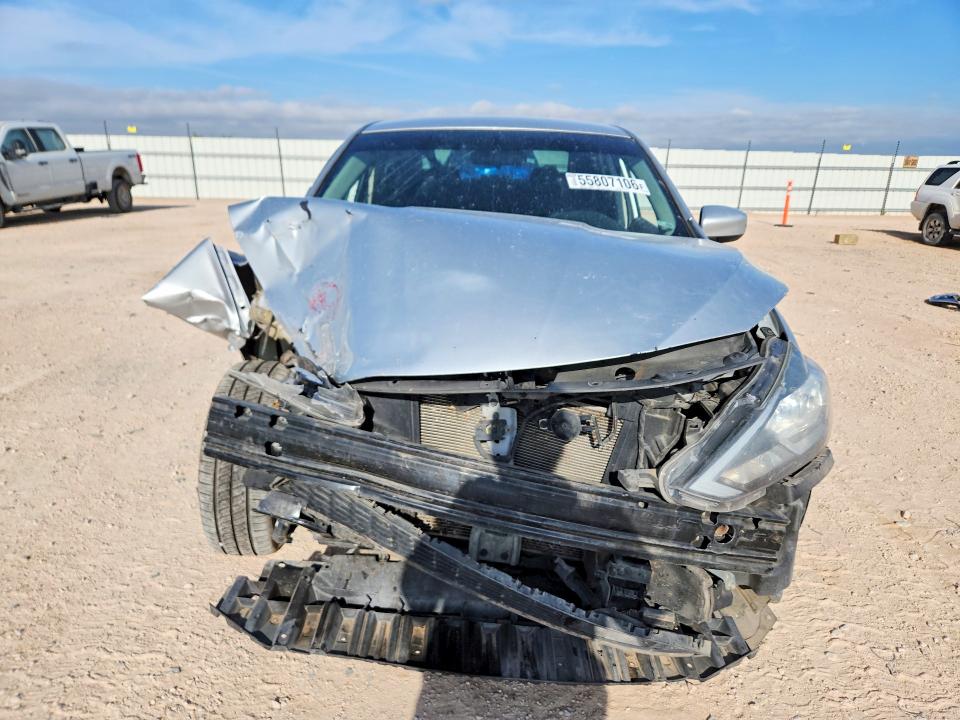 55807106 :رقم المزاد ، 3N1AB7AP1JL639174 vin ، 2018 Nissan Sentra مزاد بيع