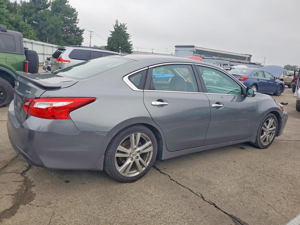 56674846 :رقم المزاد ، 1N4BL3AP1HC217859 vin ، 2017 Nissan Altima مزاد بيع