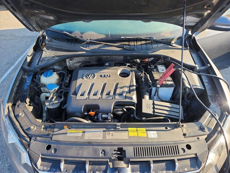 58240606 :رقم المزاد ، 1VWBN7A37DC030111 vin ، 2013 Volkswagen Passat مزاد بيع