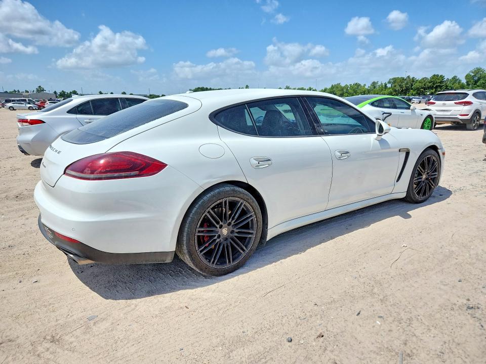 57933046 :رقم المزاد ، WP0AA2A72FL006947 vin ، 2015 Porsche Panamera مزاد بيع