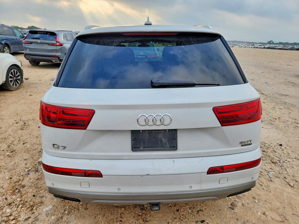 58425316 :رقم المزاد ، WA1VAAF75JD018284 vin ، 2018 Audi Q7 مزاد بيع