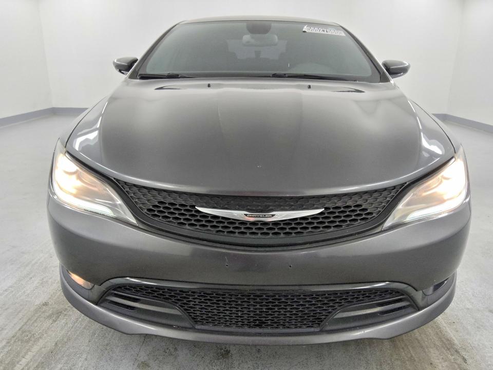 55527586 :رقم المزاد ، 1C3CCCBB9GN175613 vin ، 2016 Chrysler 200 مزاد بيع
