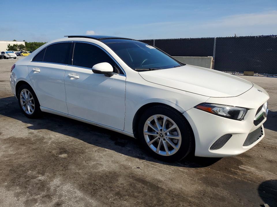 55879976 :رقم المزاد ، W1K3G4EBXLW045707 vin ، 2020 Mercedes-benz A مزاد بيع