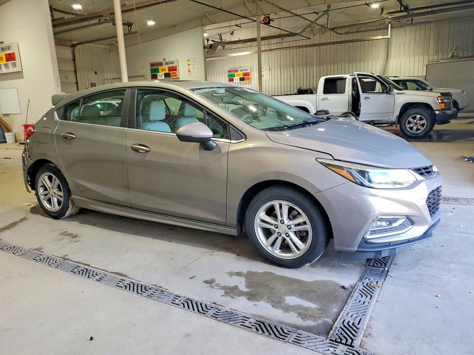 58646566 :رقم المزاد ، 3G1BE6SMXHS576172 vin ، 2017 Chevrolet Cruze مزاد بيع