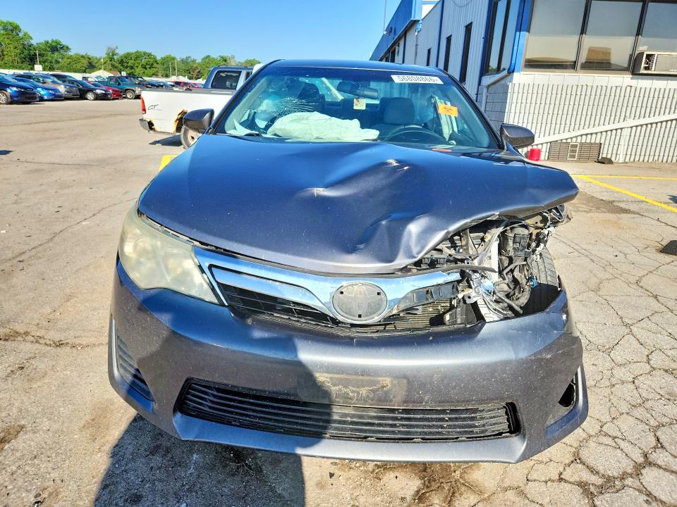 56808866 :رقم المزاد ، 4T1BF1FK3EU359117 vin ، 2014 Toyota Camry مزاد بيع