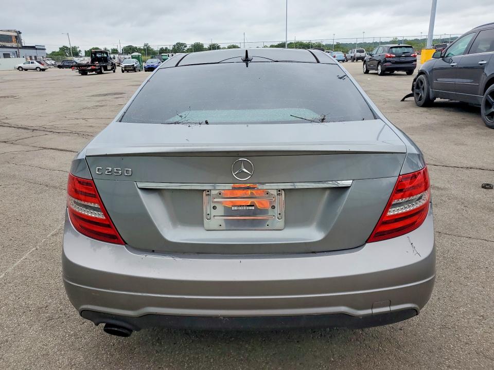 56685816 :رقم المزاد ، WDDGJ4HB5FG393993 vin ، 2015 Mercedes-benz C مزاد بيع