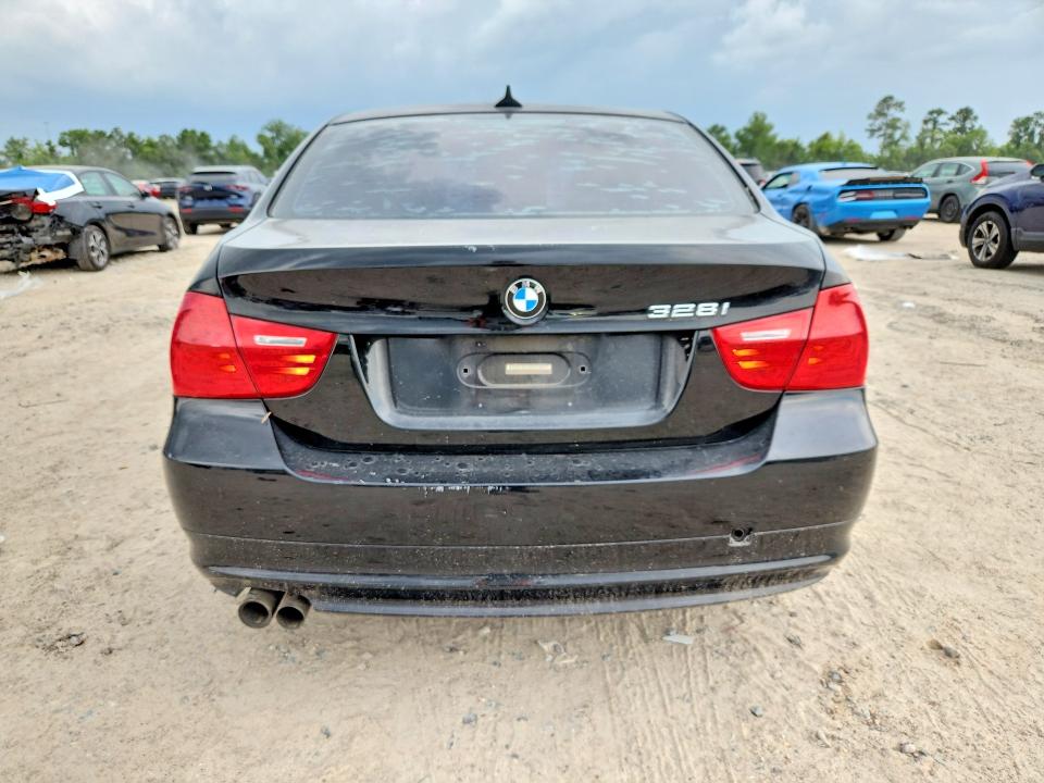 58076956 :رقم المزاد ، WBAPH7C50BE130838 vin ، 2011 Bmw 328 مزاد بيع
