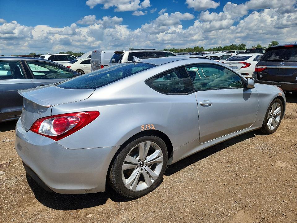 2010 Hyundai Genesis Coupe მანქანა იყიდება აუქციონზე, vin: KMHHU6KH8AU042399, აუქციონის ნომერი: 57060176