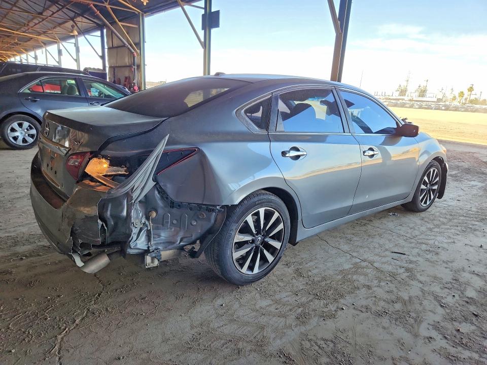 Продаж на аукціоні авто 2018 Nissan Altima, vin: 1N4AL3AP5JC242930, номер лоту: 54875306