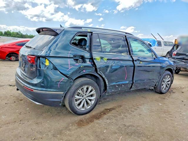 57231936 :رقم المزاد ، 3VV2B7AX5JM078801 vin ، 2018 Volkswagen Tiguan مزاد بيع