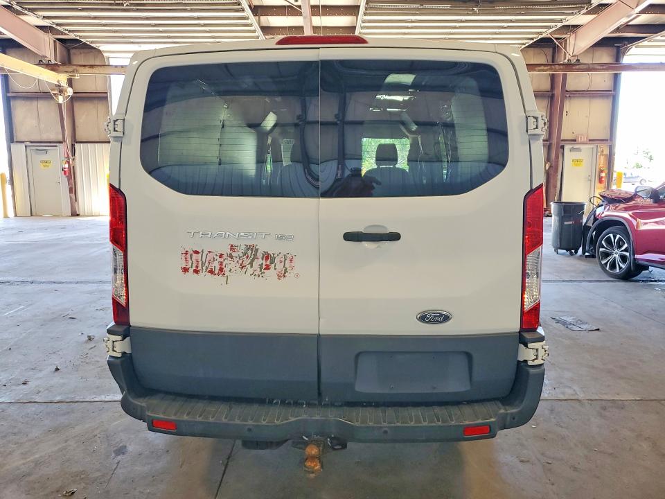 57054186 :رقم المزاد ، 1FTNE1ZM4FKA69872 vin ، 2015 Ford Transit مزاد بيع